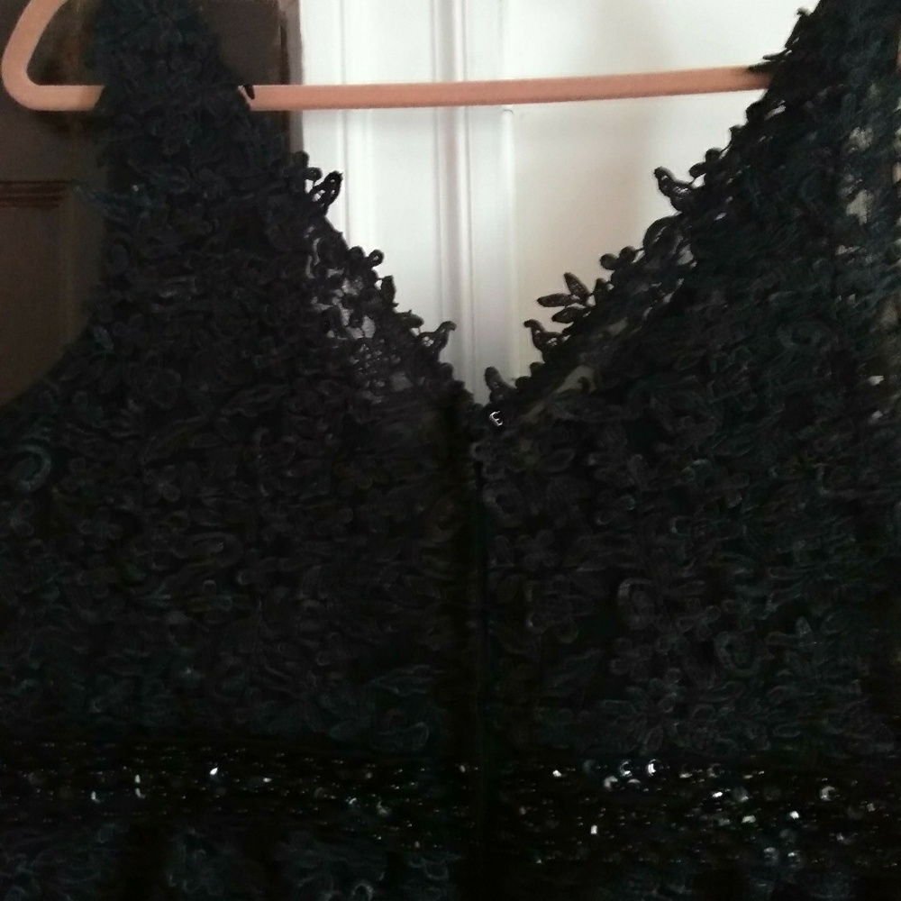 Black hand made wedding dress - Picture 4 of 7